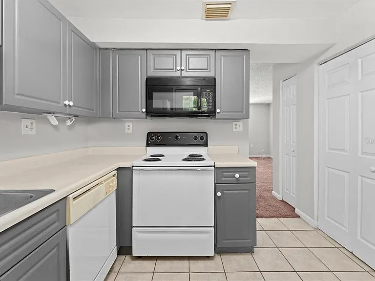12407 Oak Cedar Pl #202 — Photo 9