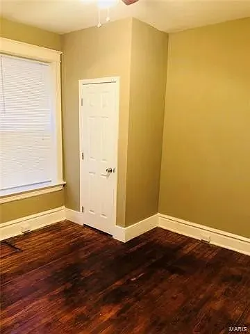 4414 Clarence Ave — Photo 3