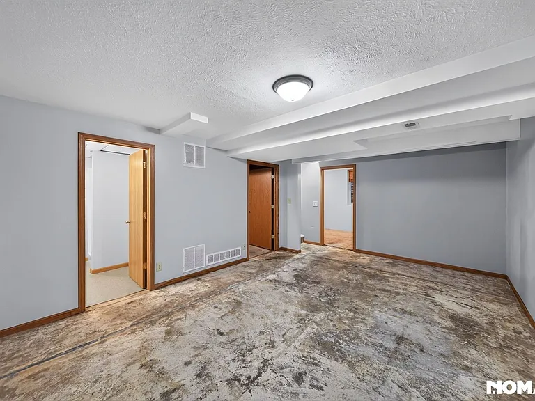 908 Newport Blvd — Photo 17
