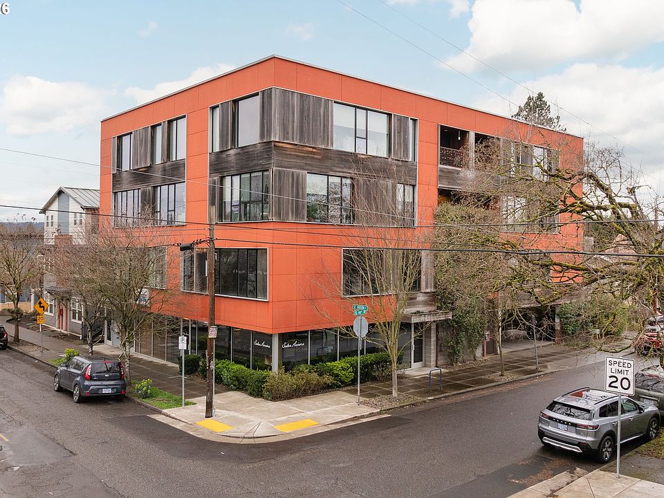 1st image of 2373 SE 44th Ave Unit 302