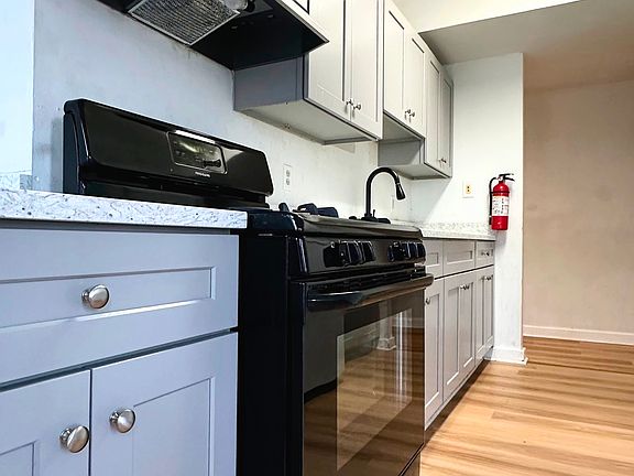 4th image of 200 Stanbridge St #2