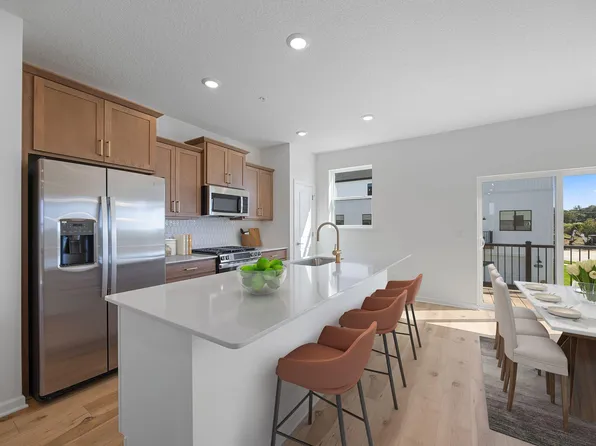 10389 Birchwood Cir, Victoria, MN 55318