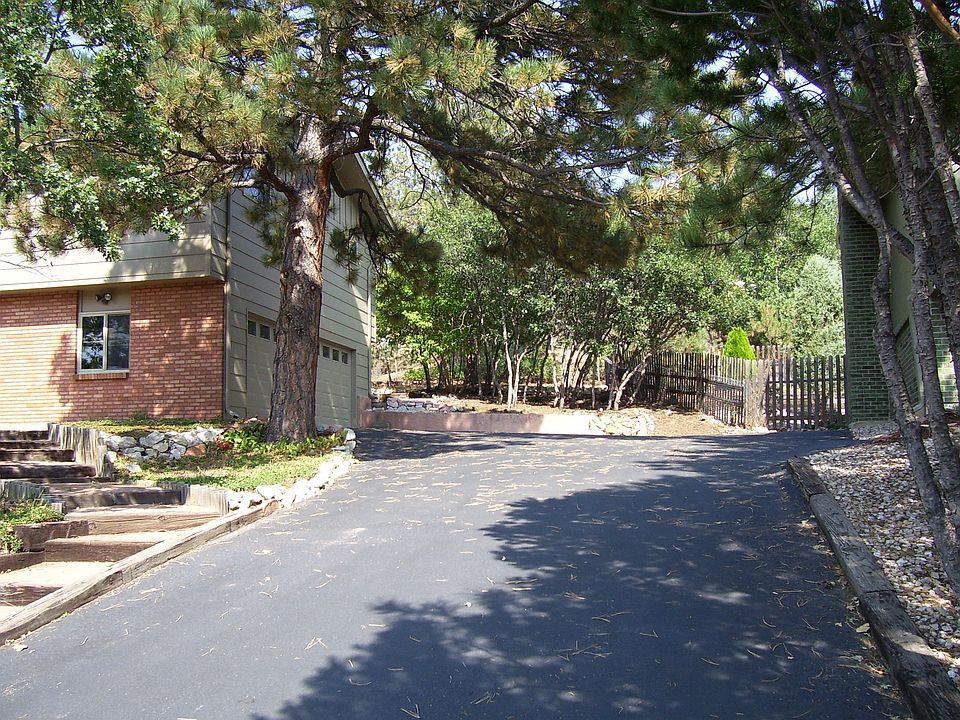 Driveway to Garage