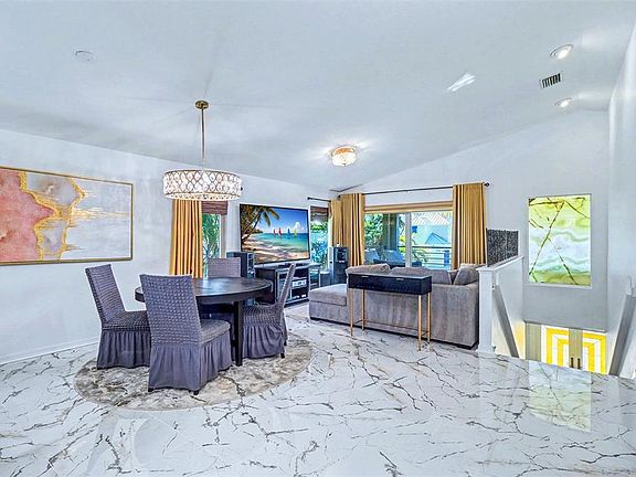 4th image of 15517 Gulf Blvd