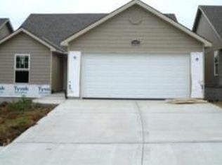 405 S Marimack Dr, Kearney, MO 64060