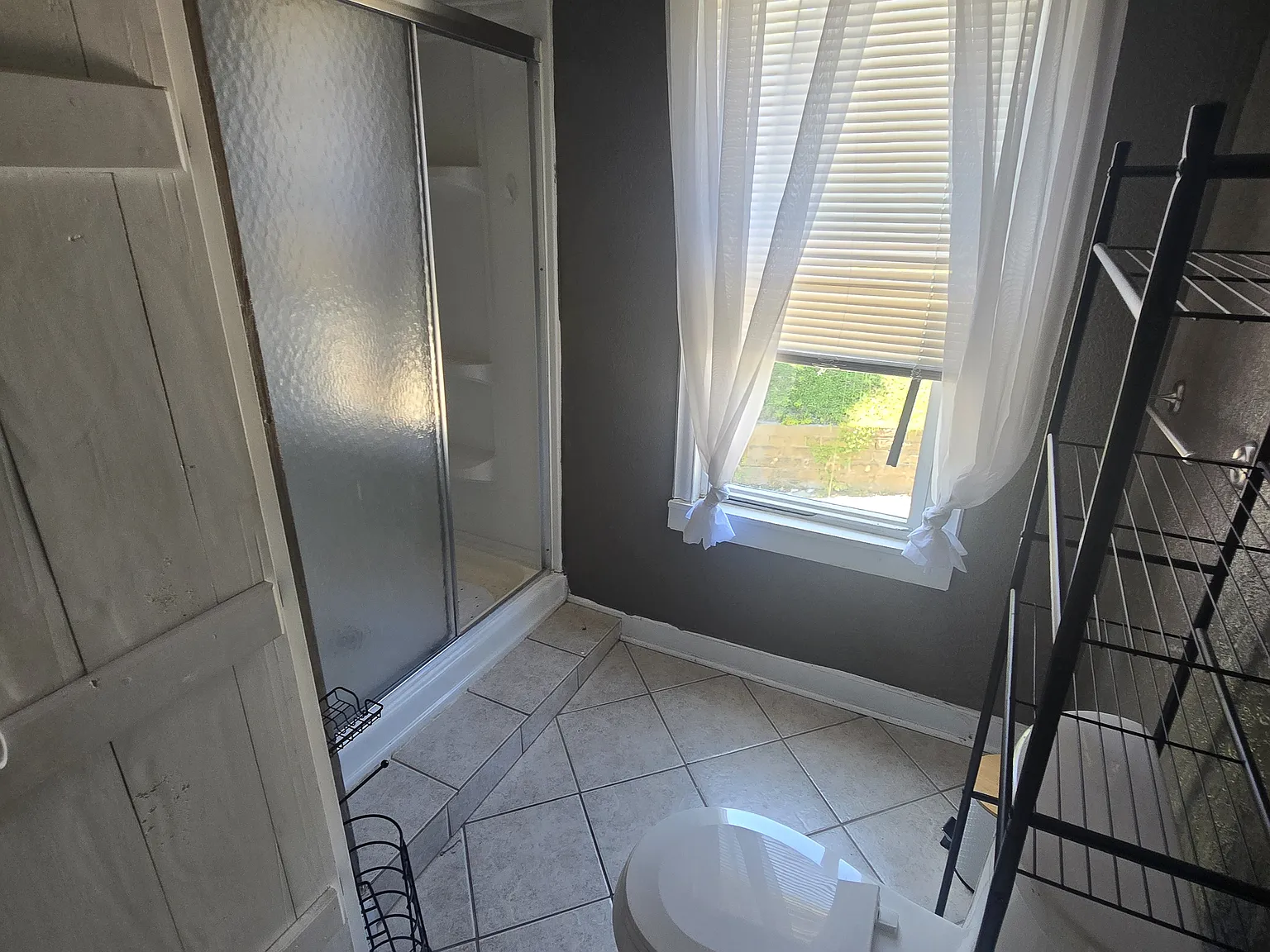 670 Willey St — Photo 4