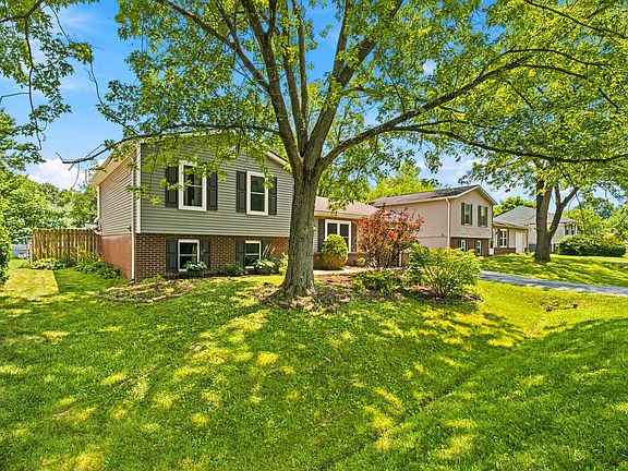 3rd image of 682 Hines Rd