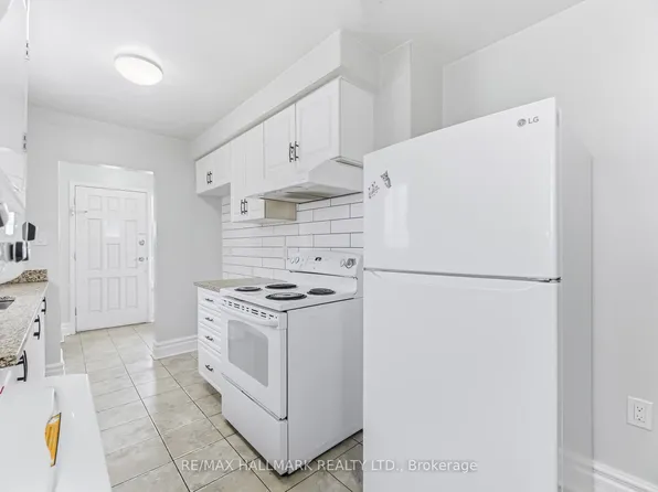 88 B Bernick Dr, Barrie, ON L4M 2V6