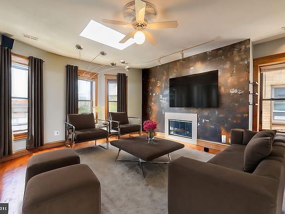 3rd image of 5613 N Winthrop Ave APT 3B