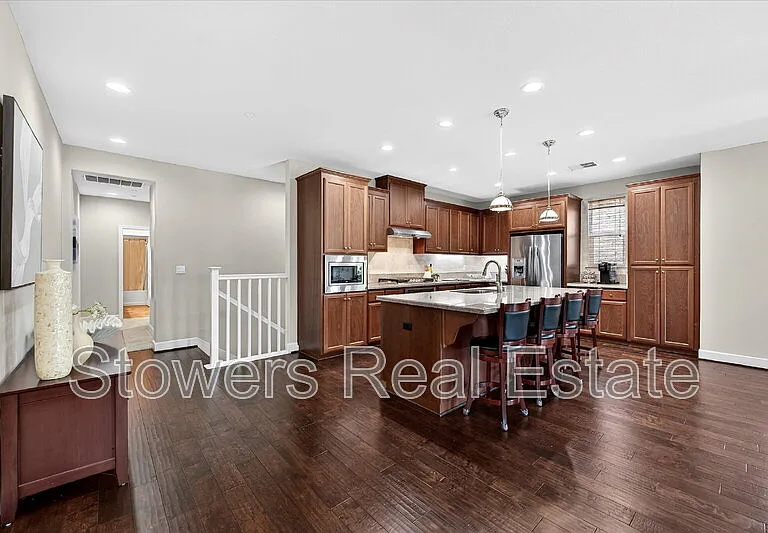 3273 Central Pkwy — Photo 4