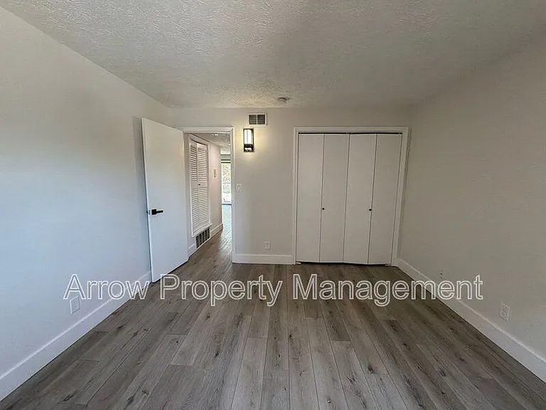 1429 N 34th St #5 — Photo 8