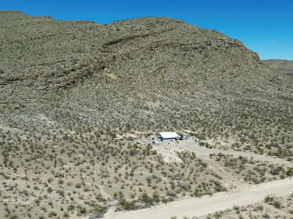 16 Beaverhead Rd, Sierra Blanca, TX 79851
