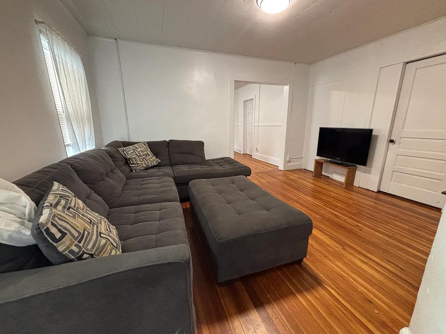 6 bed, 2358 sqft, $4,500 — Photo 4