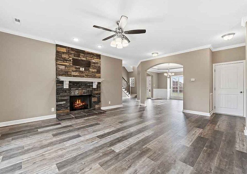 1st image of 150 Duchess Ct