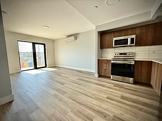 1111 Foster Avenue, #362