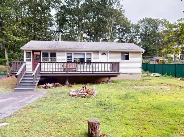 116 Autumn Rd, Dingmans Ferry, PA 18328