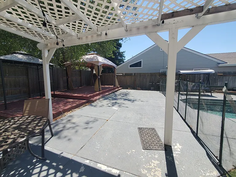8700 Brittany Park Dr — Photo 19