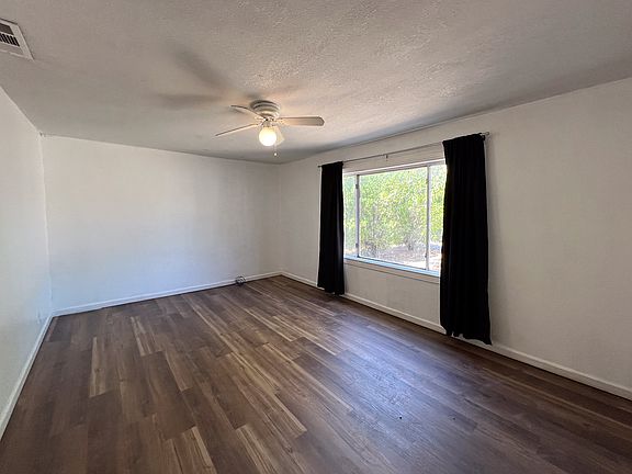 5th image of 804 W Deming St
