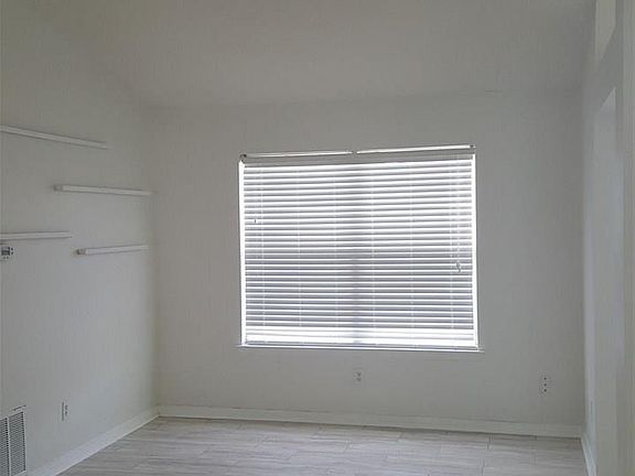 5th image of 2959 Duke Dr