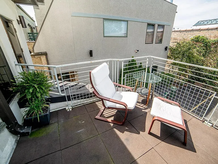 1607 Simpson St #2W — Photo 11