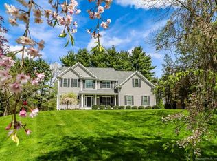 31 Great Hill Rd, Newtown, CT 06470