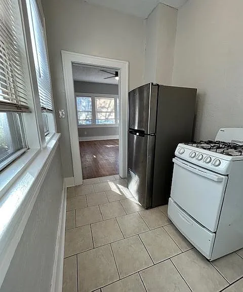 1140 NW 34th St #4 — Photo 11