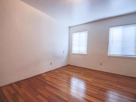 4th image of 1136 Fairfield Ave