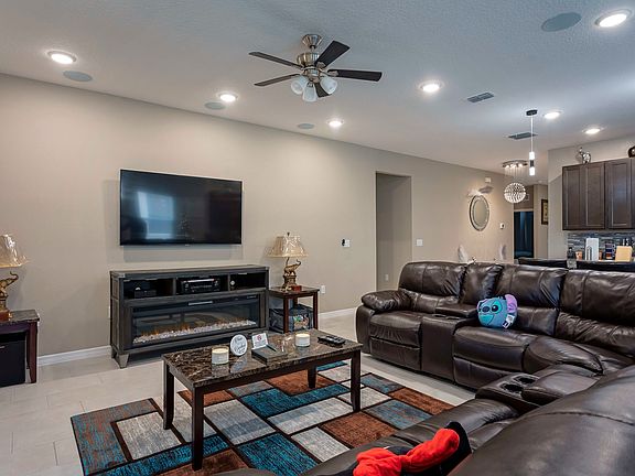5th image of 372 Villa Sorrento Cir