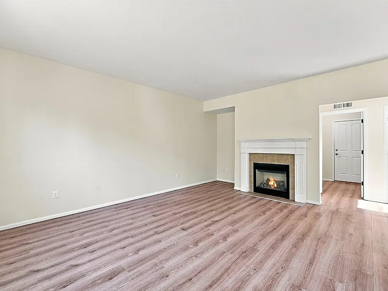 6038 Discovery St E — Photo 19