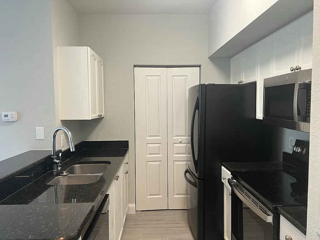 1 bed, 600 sqft, $1,595 — Photo 4