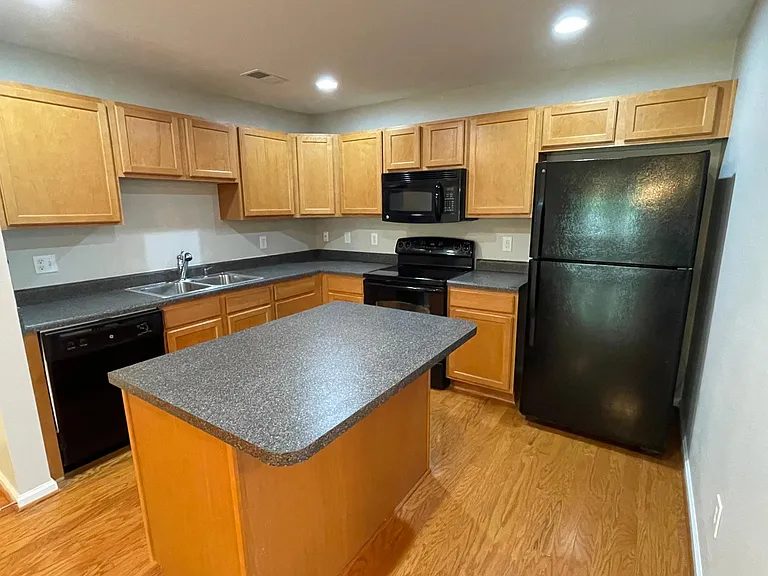 7104 W Friendly Ave #203 — Photo 3