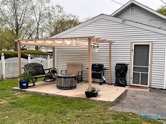 3rd image of 625 Noble Dr