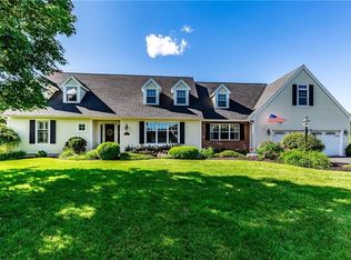 8269 Barksdale Ln, Manlius, NY 13104