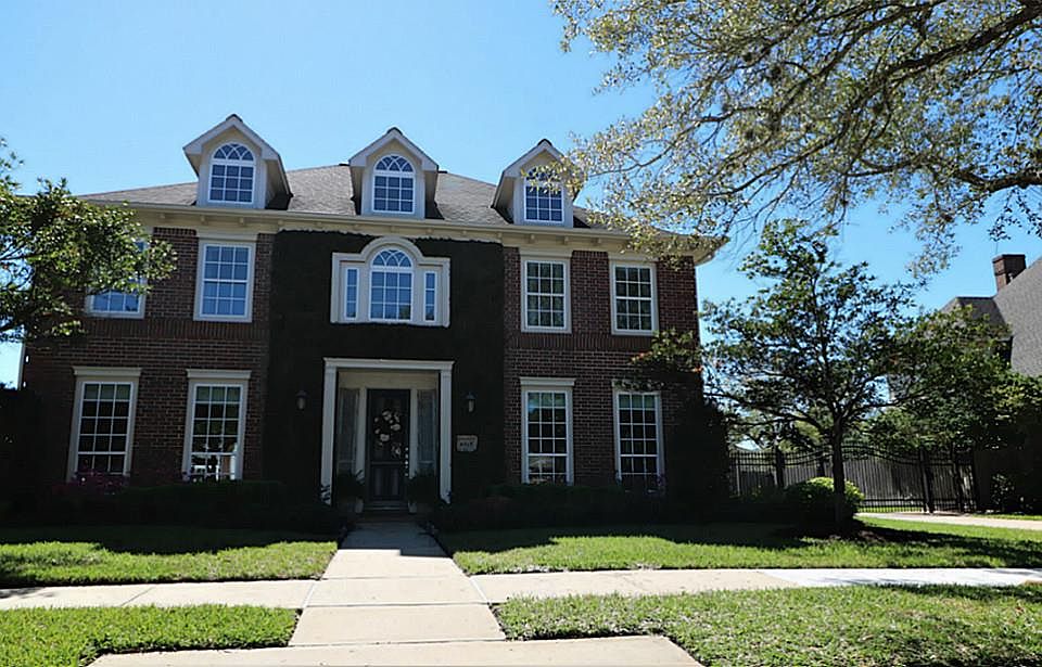1st image of 4015 Woodbriar Ct
