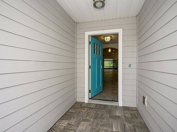 5th image of 772 Pullman Cir