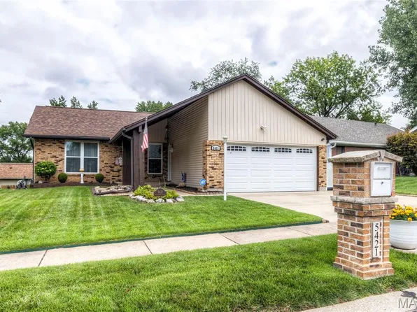 5421 Trailbend Dr, Florissant, MO 63033