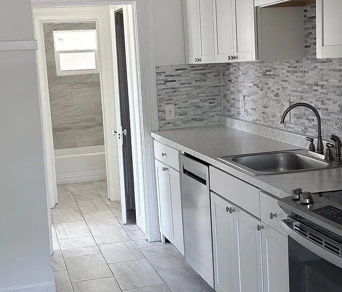 135 N Martin Luther King Junior Ave #B — Photo 5