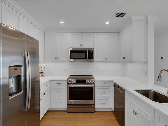 3rd image of 6299 Bay Club Drive #4