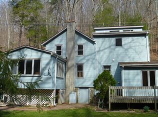 8 Ramseyburg Rd, Columbia, NJ 07832