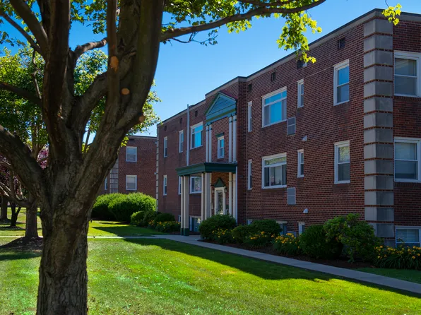 Pacific Highlands Apartments, 1420 Pacific Ave, Natrona Heights, PA 15065