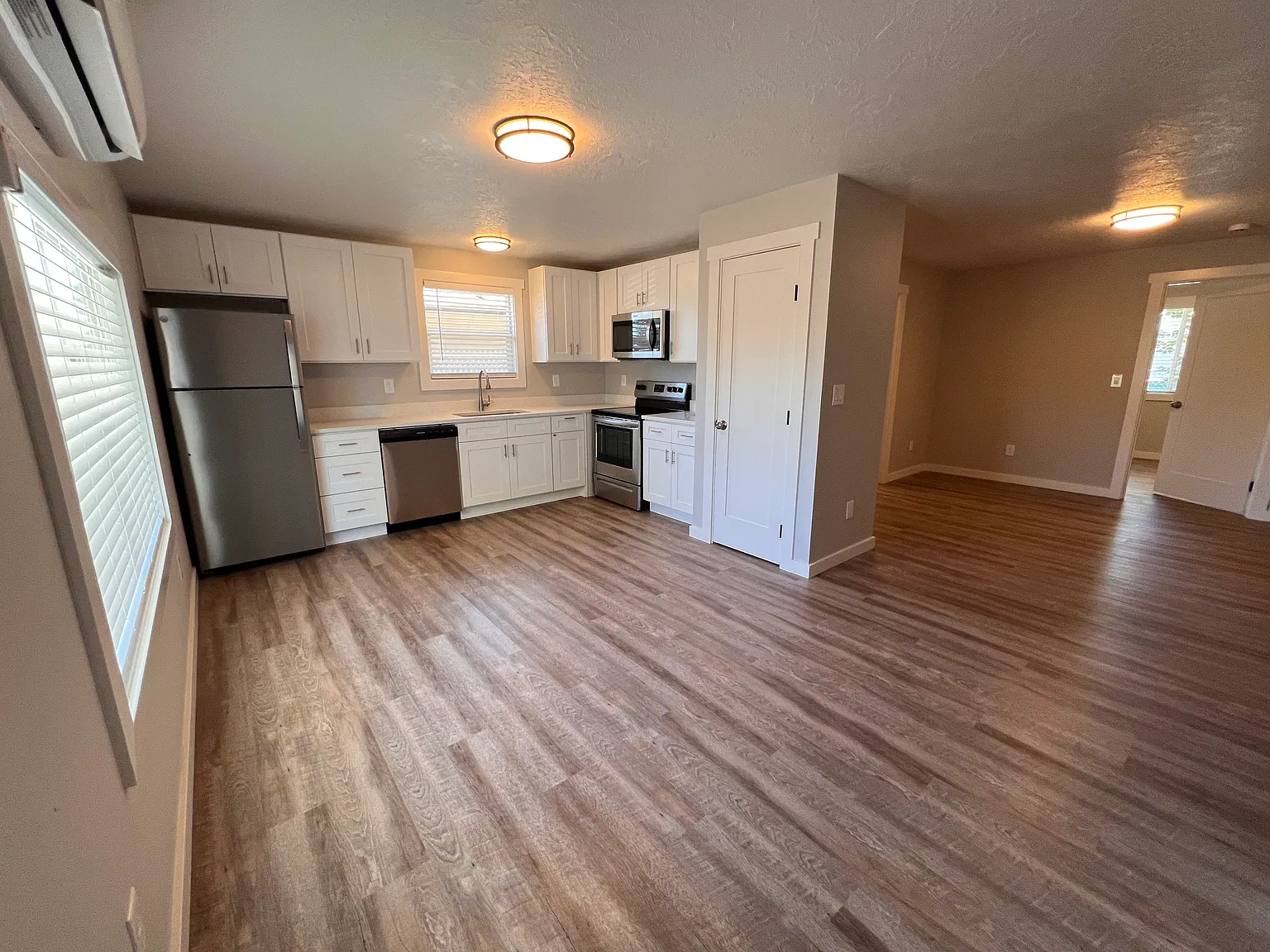 1 bed, 700 sqft, $1,450 — Photo 2