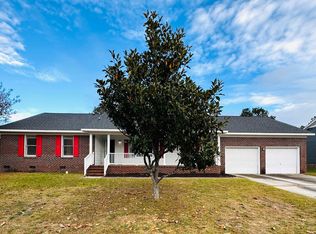 1817 Nuthatch Rd, Fayetteville, NC 28304