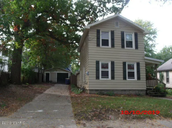 52 Colfax St NE, Grand Rapids, MI 49505