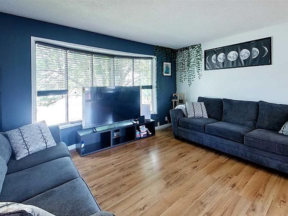 5th image of 1402 E Edson Dr