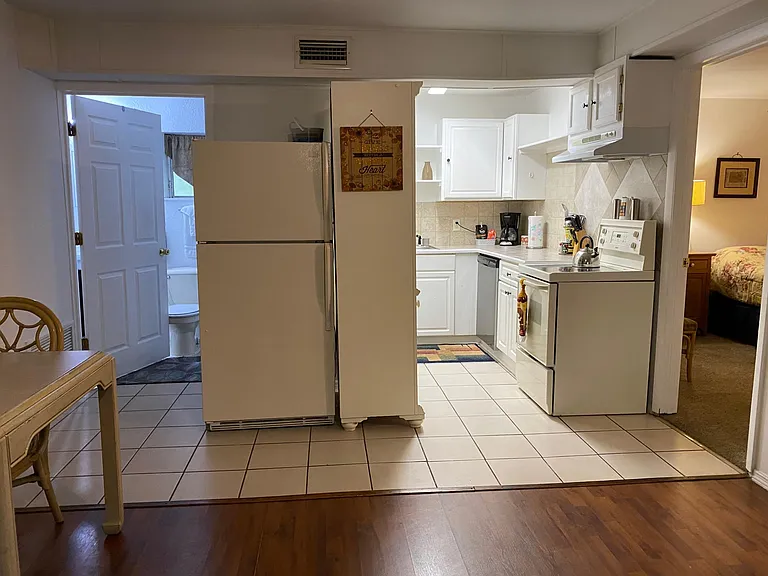422 W New York Ave #E — Photo 25