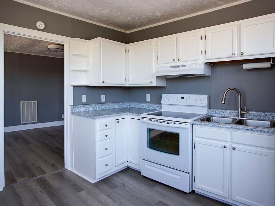 1st image of 3581 Robert C Byrd Dr APT 1