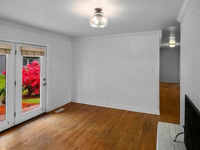4908 Lonas Dr — Photo 26