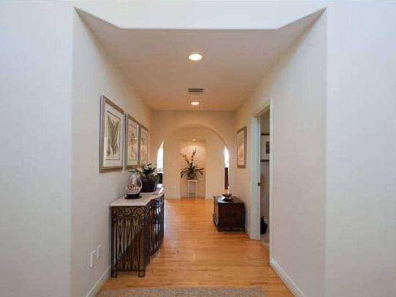 4th image of 1201 Las Lomas Ave