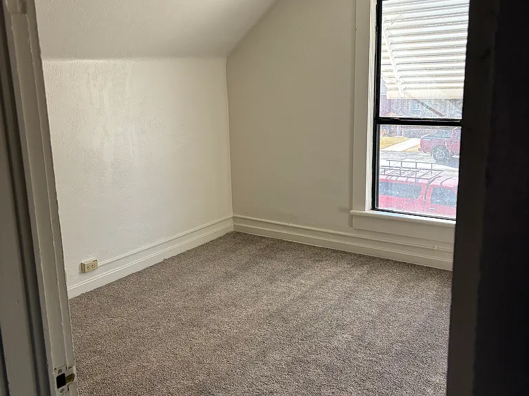 330 Browning Ave #B — Photo 25