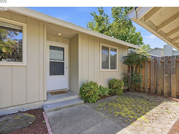 3rd image of 2986 SE Blue Bird Dr